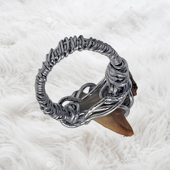 Shark Tooth Handwired Wired Ring - Picture 4 of 6